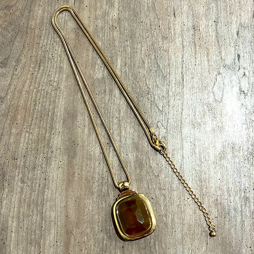 CHICO’S PENDANT NECKLACE